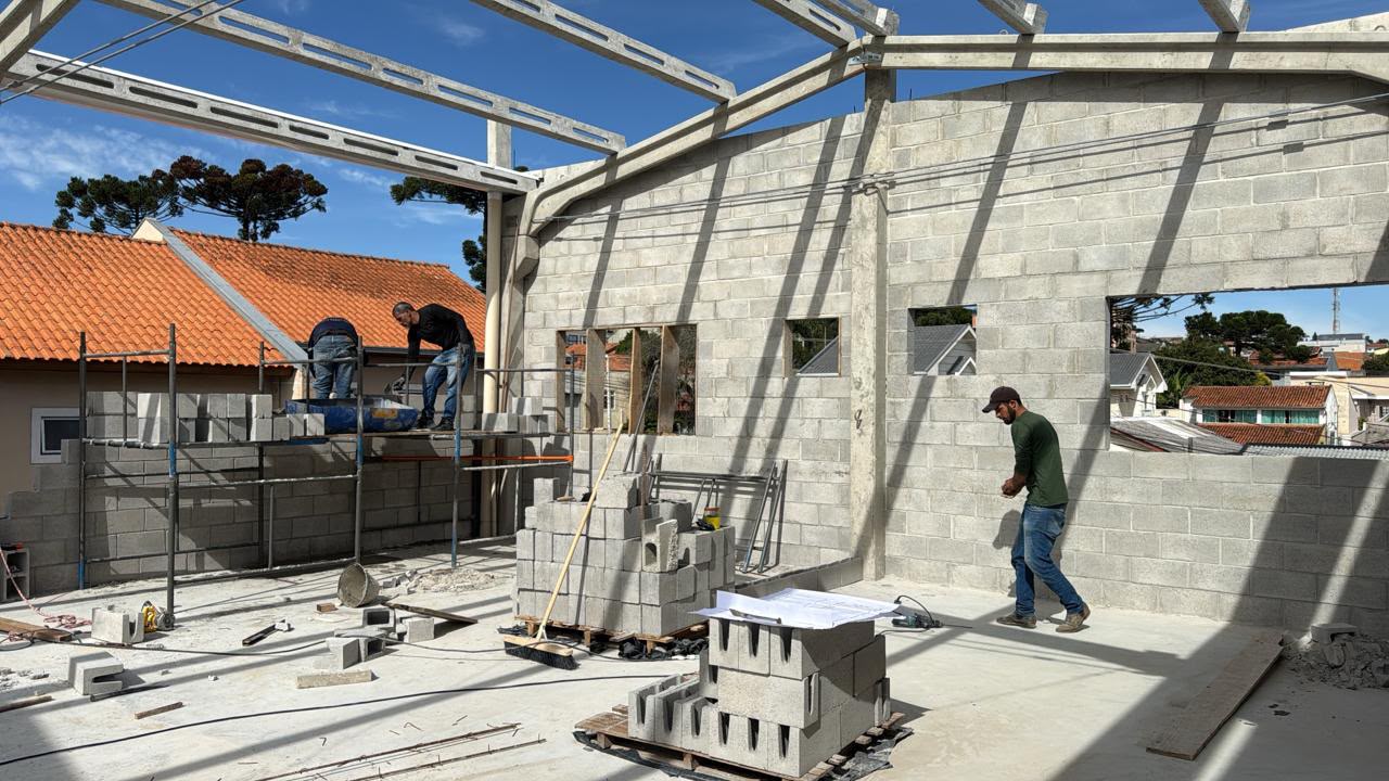 Obra industrial em execução